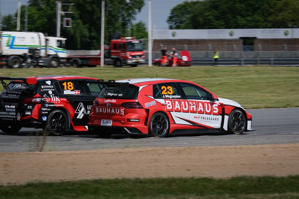 Michael Markussen og Jan Magnussen endte hurtigt i en infight.
(Foto: Kim Gripping/TCR Denmark/Boxengasse)